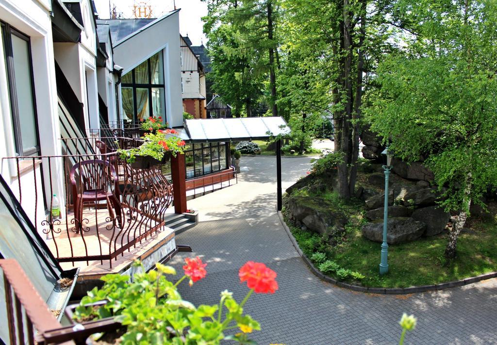 Hotel Szrenicowy Dwor Szklarska Poręba Esterno foto